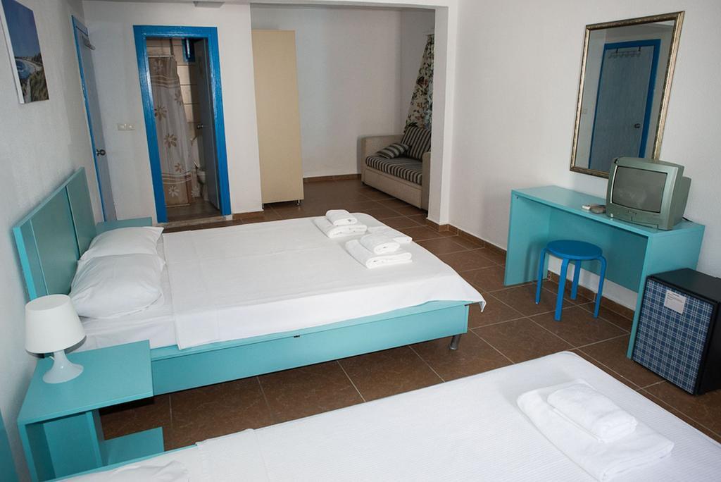 Esmana Hotel Бітез Номер фото