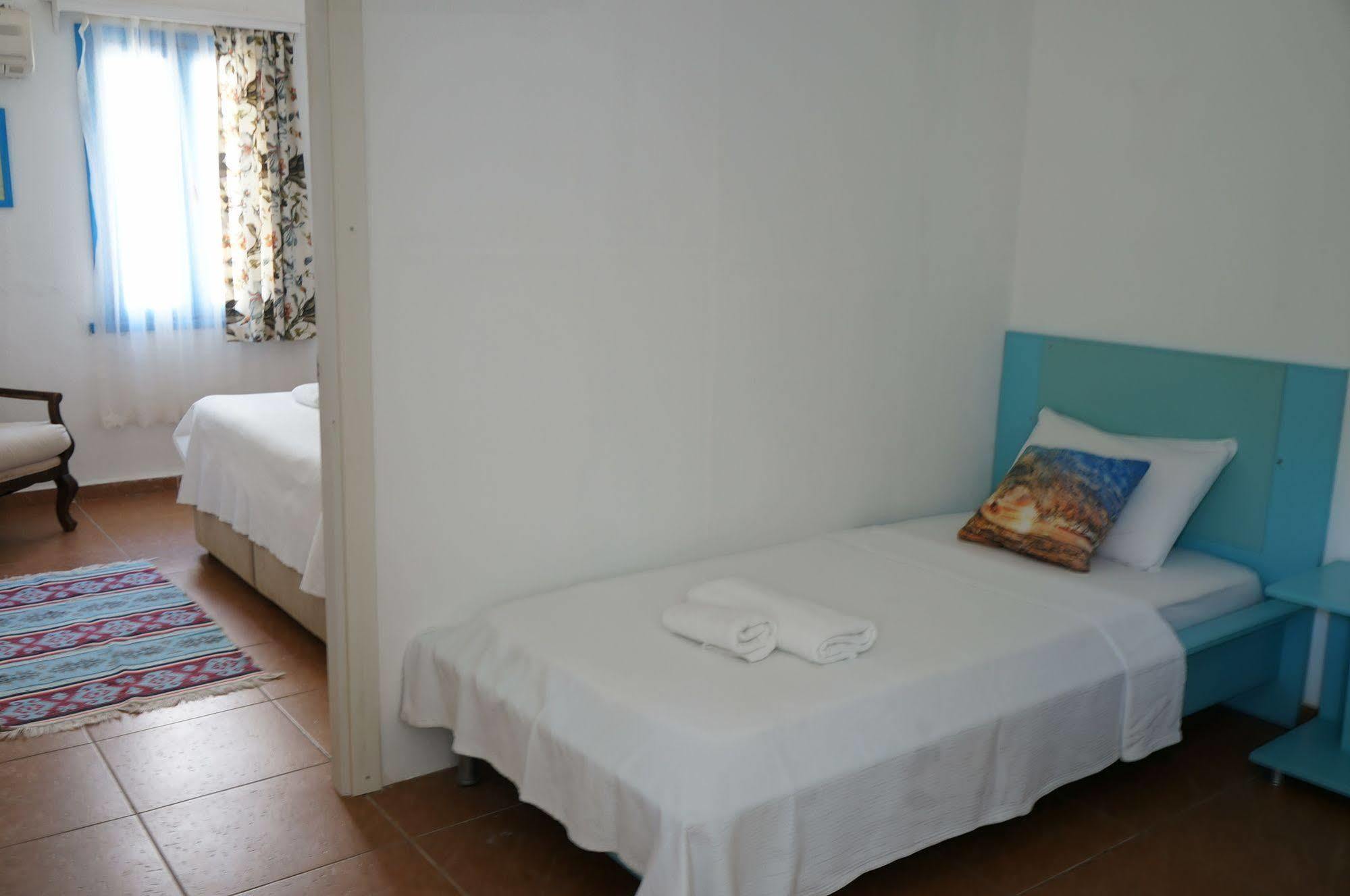 Esmana Hotel Бітез Екстер'єр фото